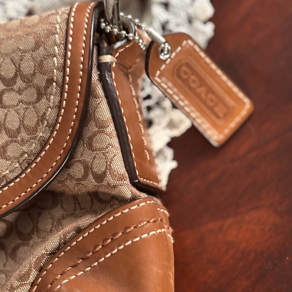 Coach Small Y2K Tan Soho A0878-F10925 - Picture 12 of 12